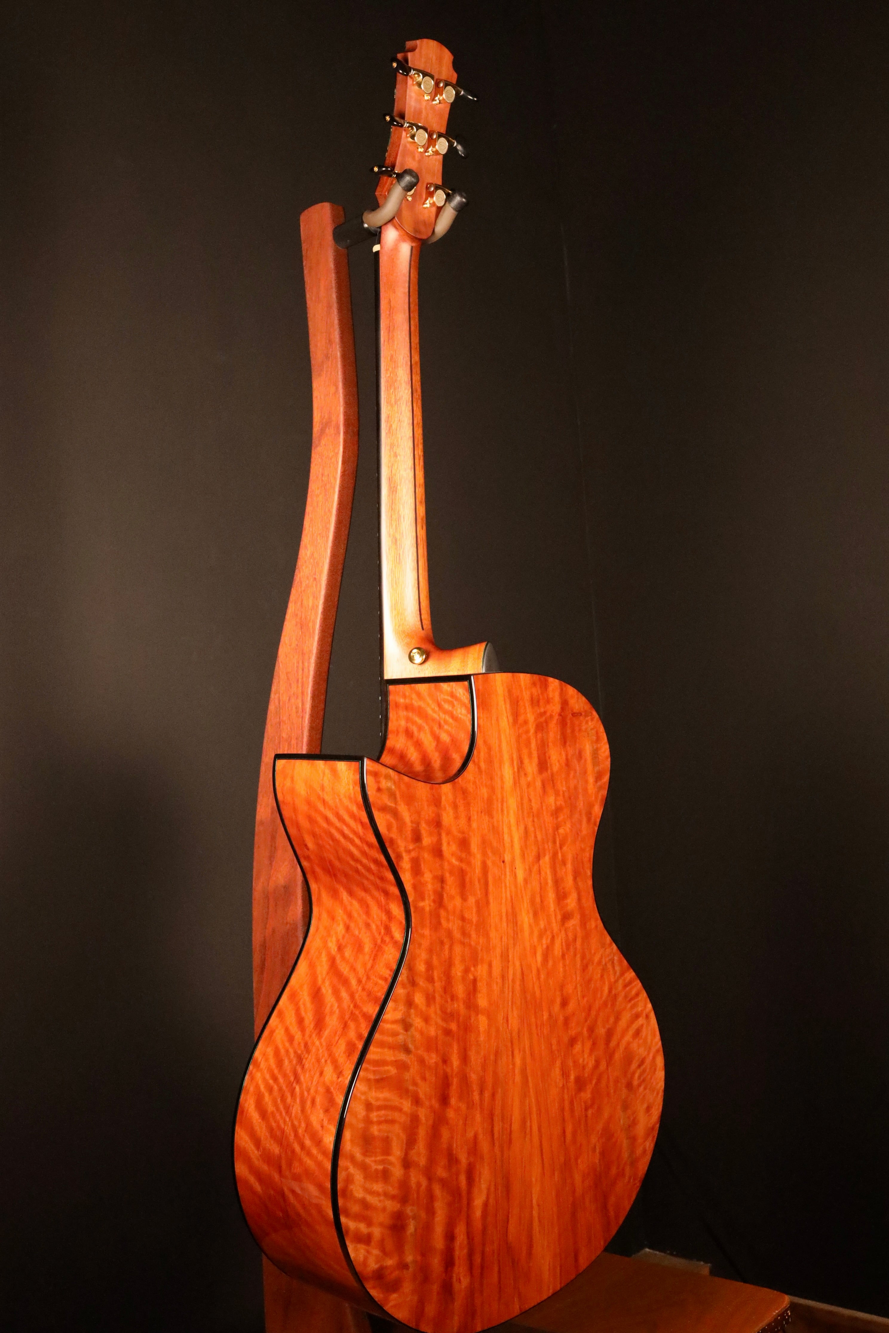 Hozen Blue Label MJ - Torrified Sinker Redwood/Lychee (NEW