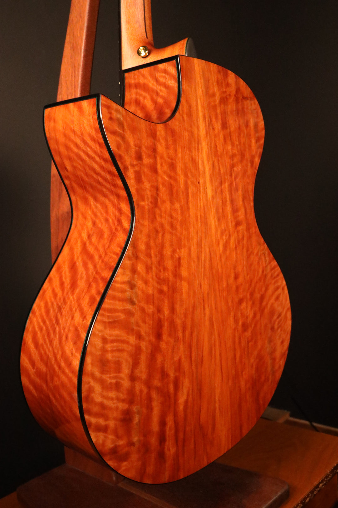 Hozen Blue Label MJ - Torrified Sinker Redwood/Lychee (NEW)