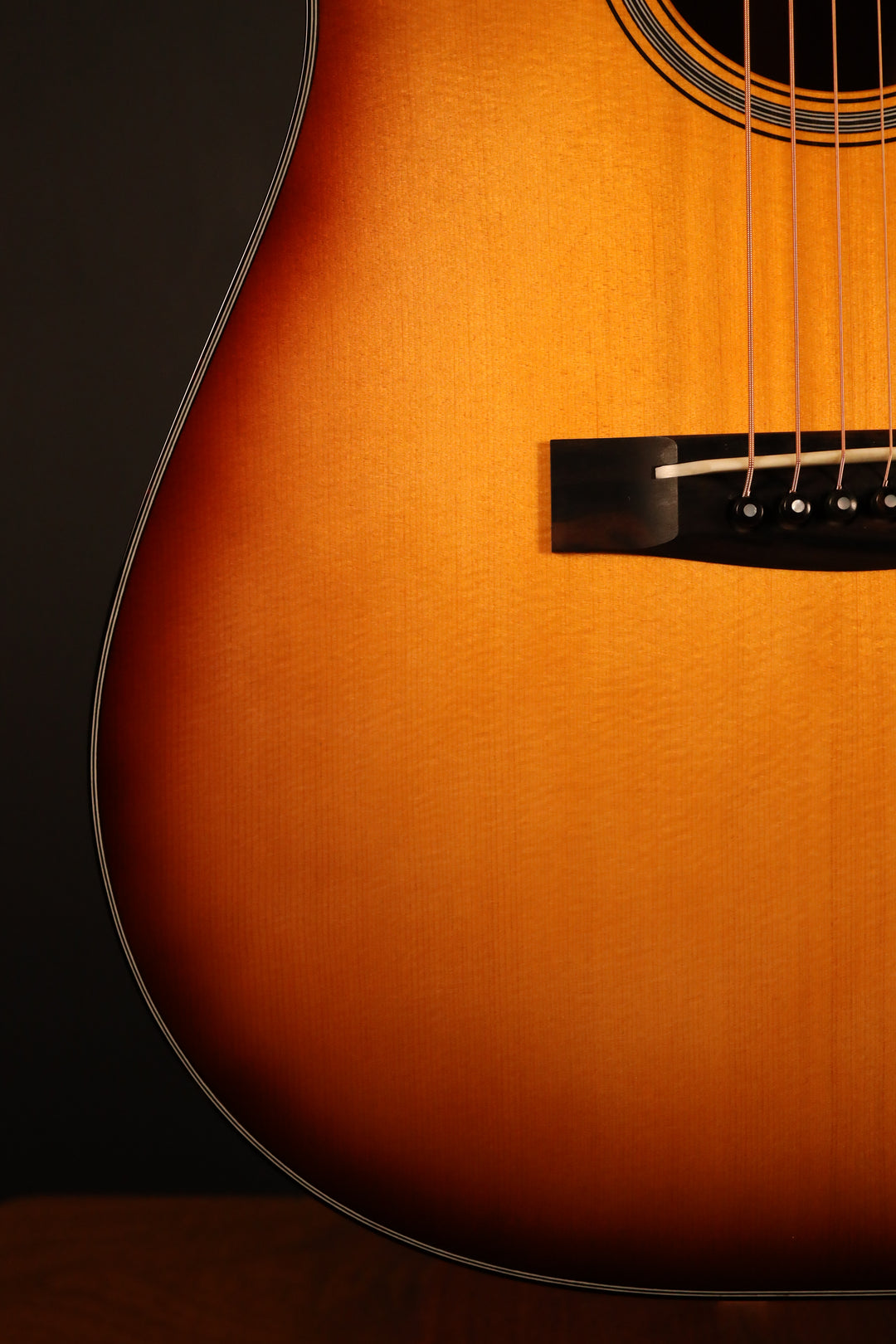 Huss and Dalton TD-M Custom - Sitka Spruce/Fiddleback Mahogany (NEW)