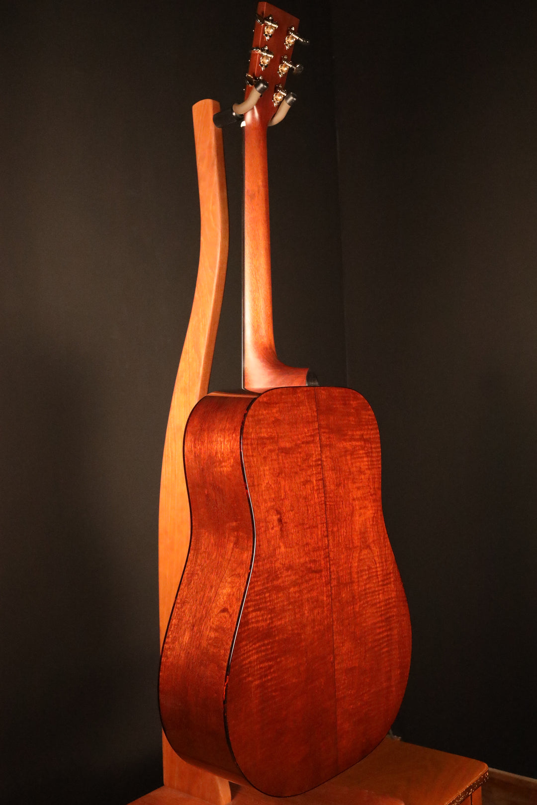 Huss and Dalton TD-M Custom - Sitka Spruce/Fiddleback Mahogany (NEW)