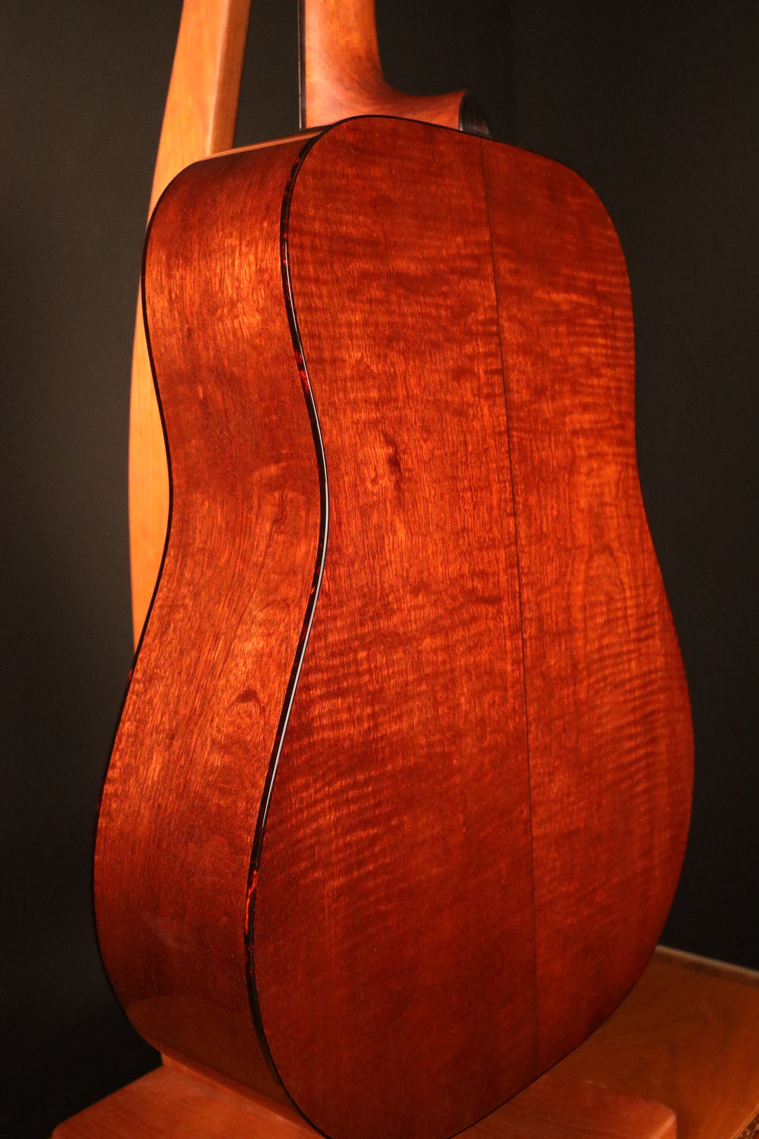 Huss and Dalton TD-M Custom - Sitka Spruce/Fiddleback Mahogany (NEW)