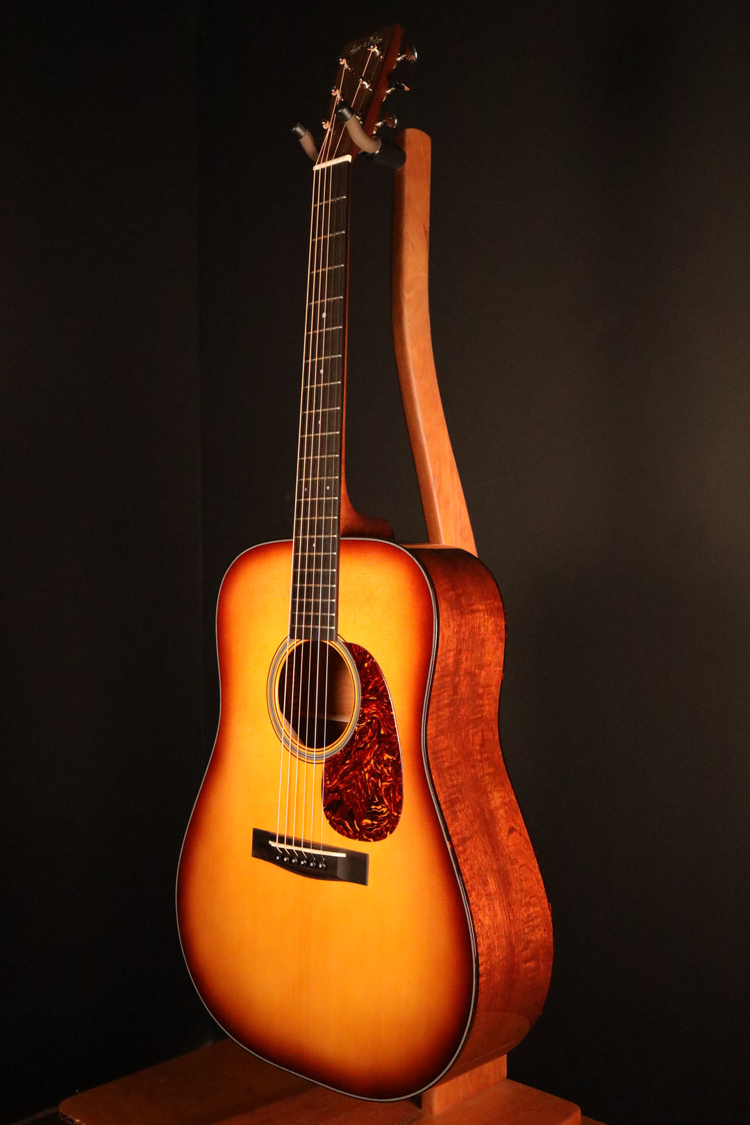 Huss and Dalton TD-M Custom - Sitka Spruce/Fiddleback Mahogany (NEW)