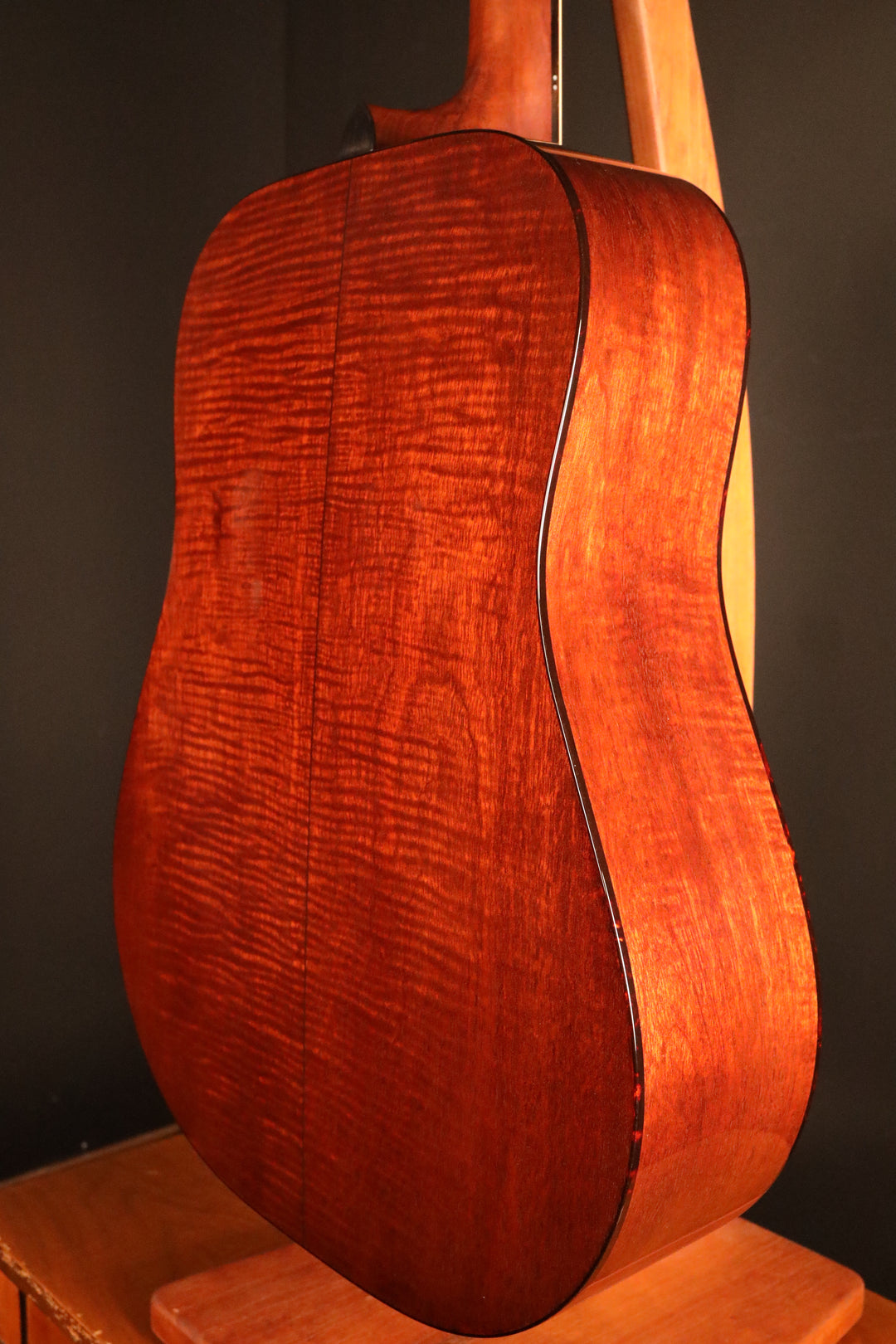 Huss and Dalton TD-M Custom - Sitka Spruce/Fiddleback Mahogany (NEW)