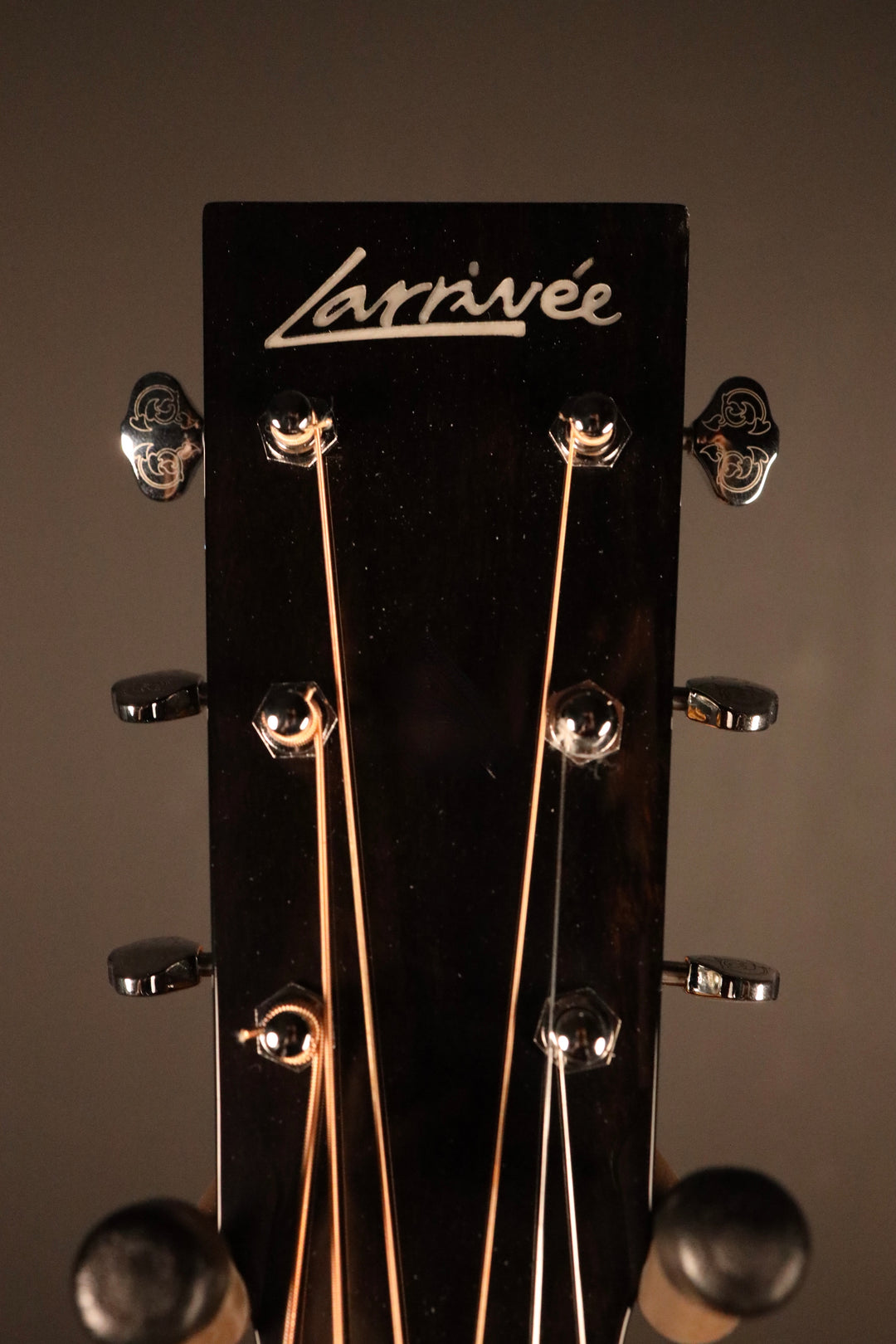 Larrivee OM-44 Custom - Silver Oak, Full Body Gloss and Sunburst (NEW)