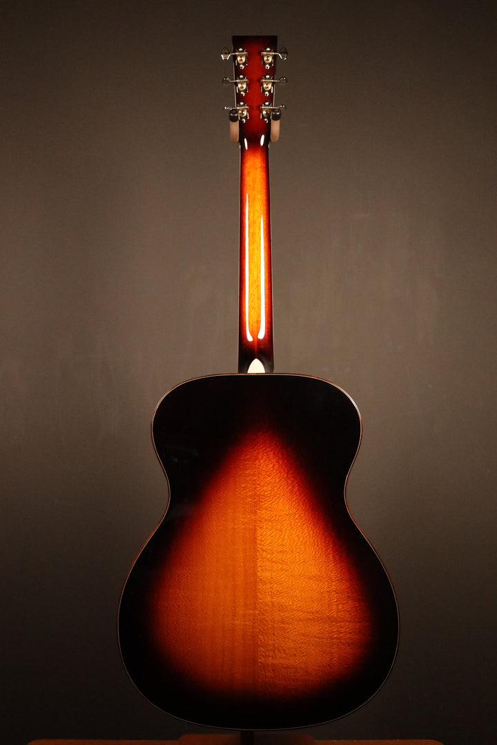 Larrivee OM-44 Custom - Silver Oak, Full Body Gloss and Sunburst (NEW)