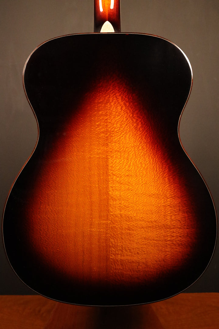Larrivee OM-44 Custom - Silver Oak, Full Body Gloss and Sunburst (NEW)
