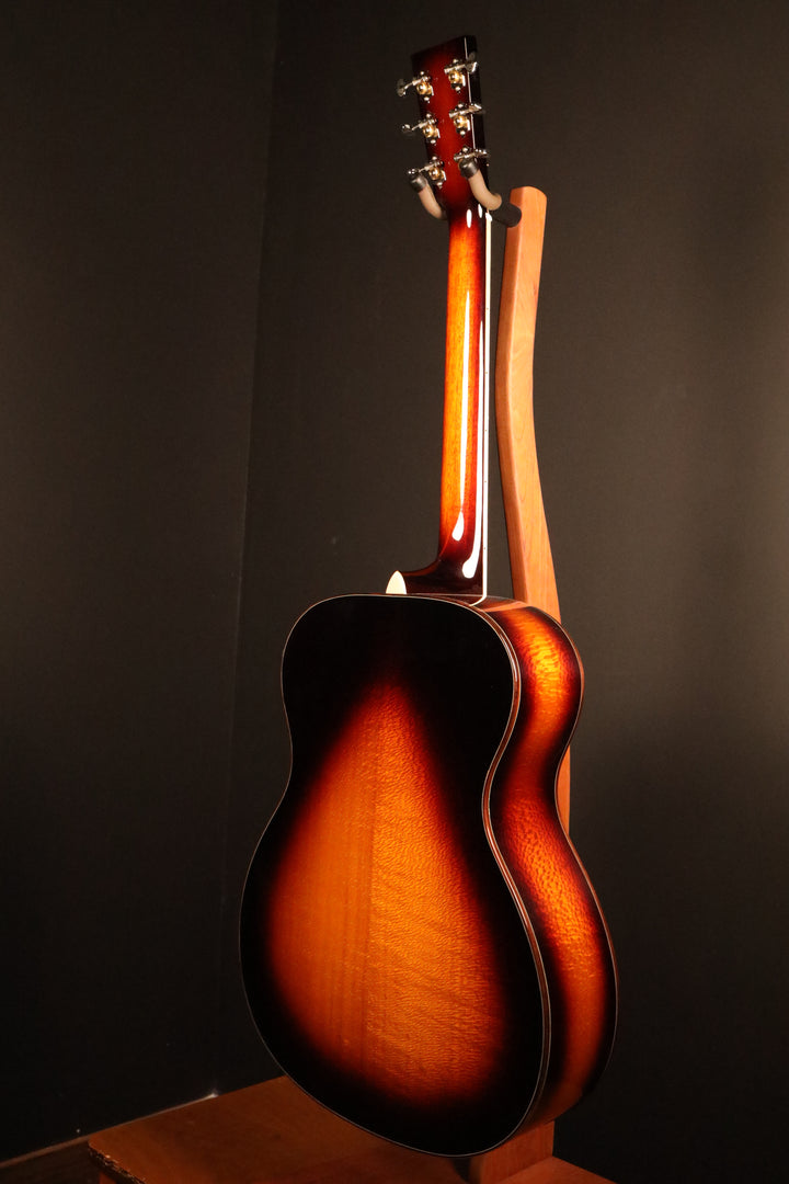 Larrivee OM-44 Custom - Silver Oak, Full Body Gloss and Sunburst (NEW)