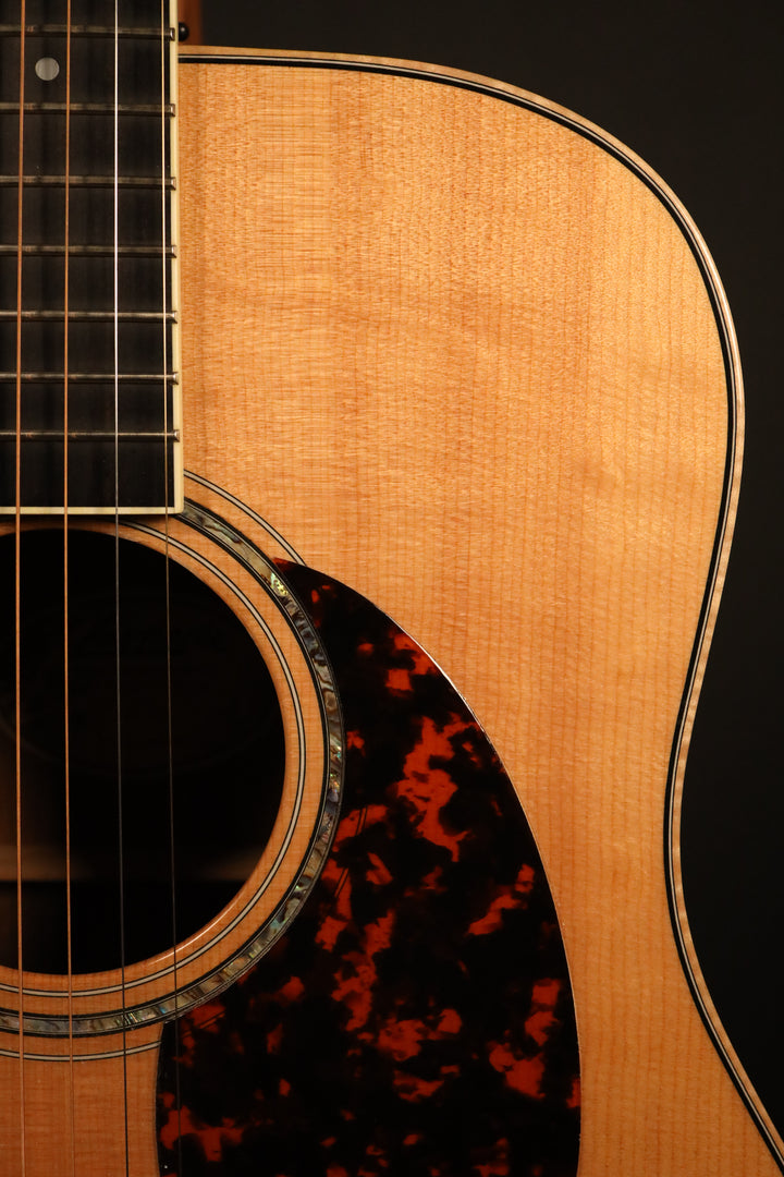 Larrivee D-09 Custom - Sitka Spruce/Walnut (2014)