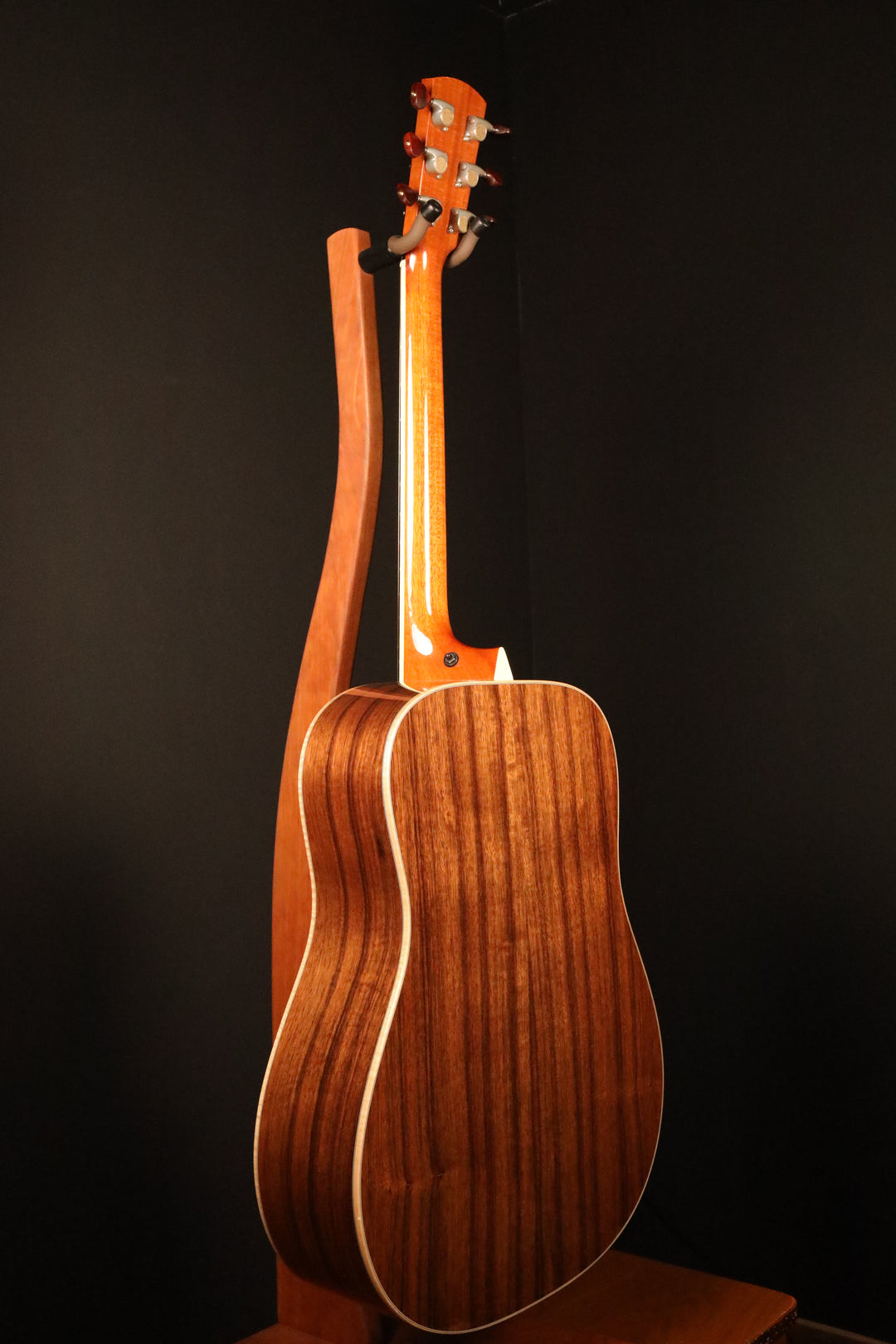Larrivee D-09 Custom - Sitka Spruce/Walnut (2014)
