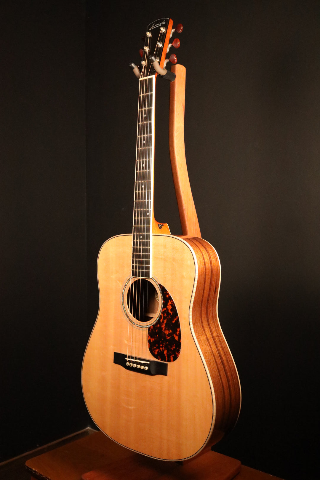 Larrivee D-09 Custom - Sitka Spruce/Walnut (2014)