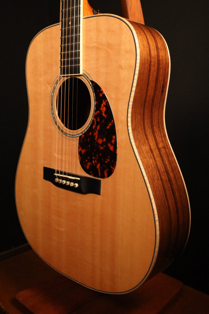 Larrivee D-09 Custom - Sitka Spruce/Walnut (2014)