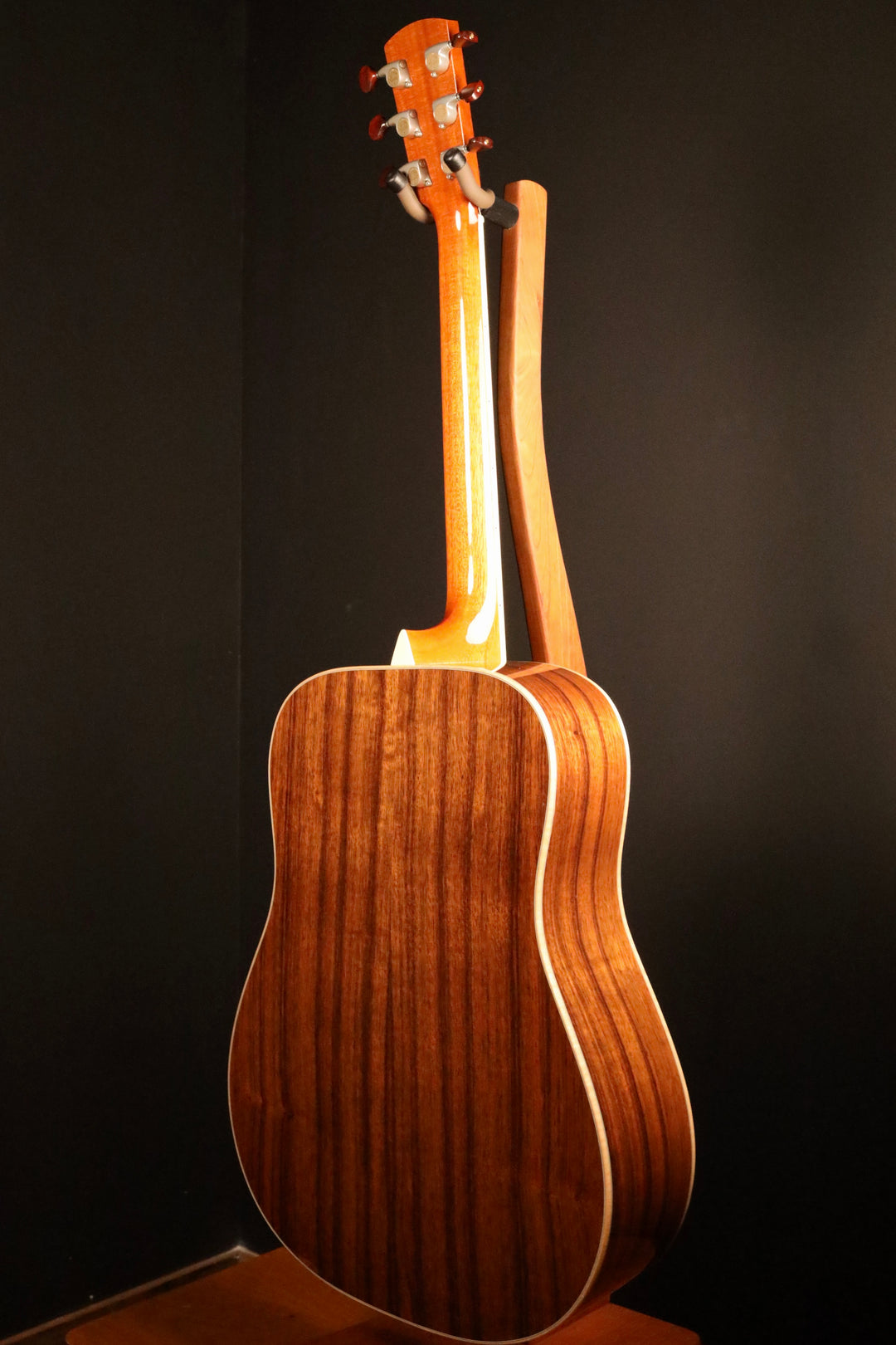 Larrivee D-09 Custom - Sitka Spruce/Walnut (2014)