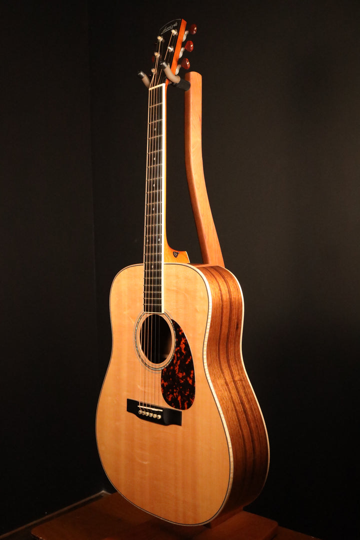 Larrivee D-09 Custom - Sitka Spruce/Walnut (2014)