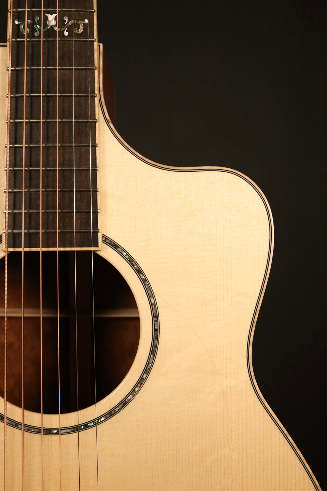 Huss and Dalton CM 12-Fret Cutaway Custom - Bearclaw Italian Spruce/Quilted Sapele (NEW)