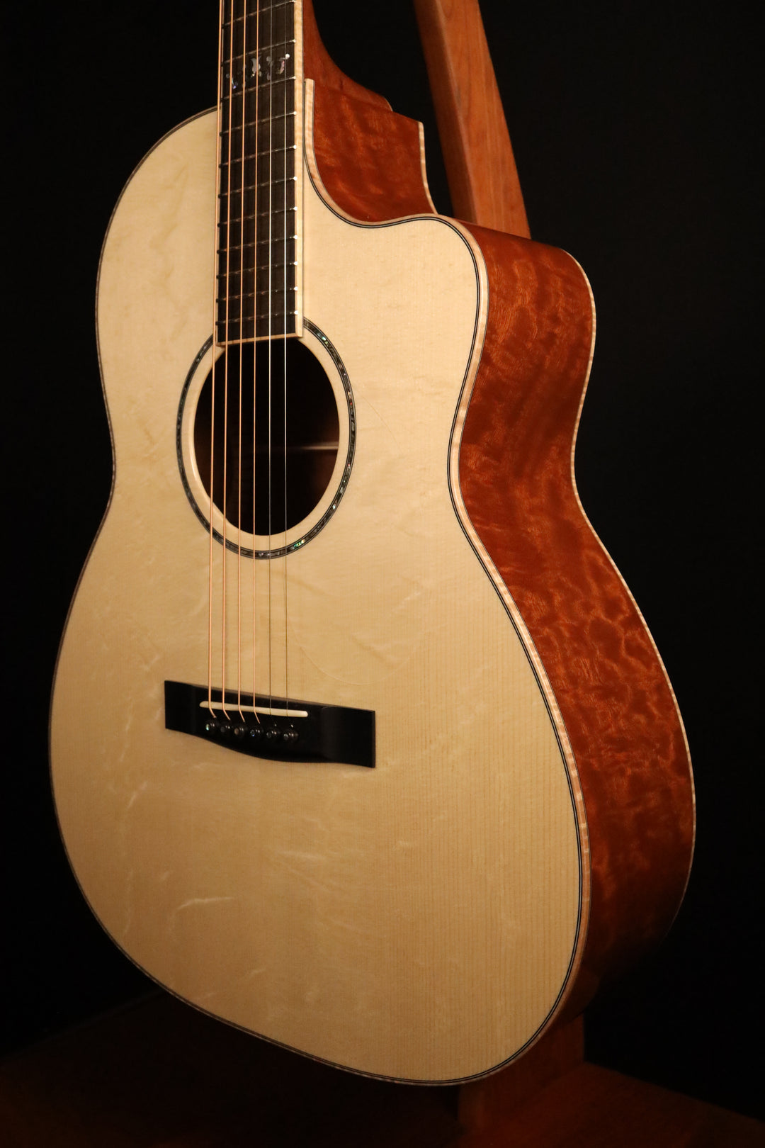 Huss and Dalton CM 12-Fret Cutaway Custom - Bearclaw Italian Spruce/Quilted Sapele (NEW)