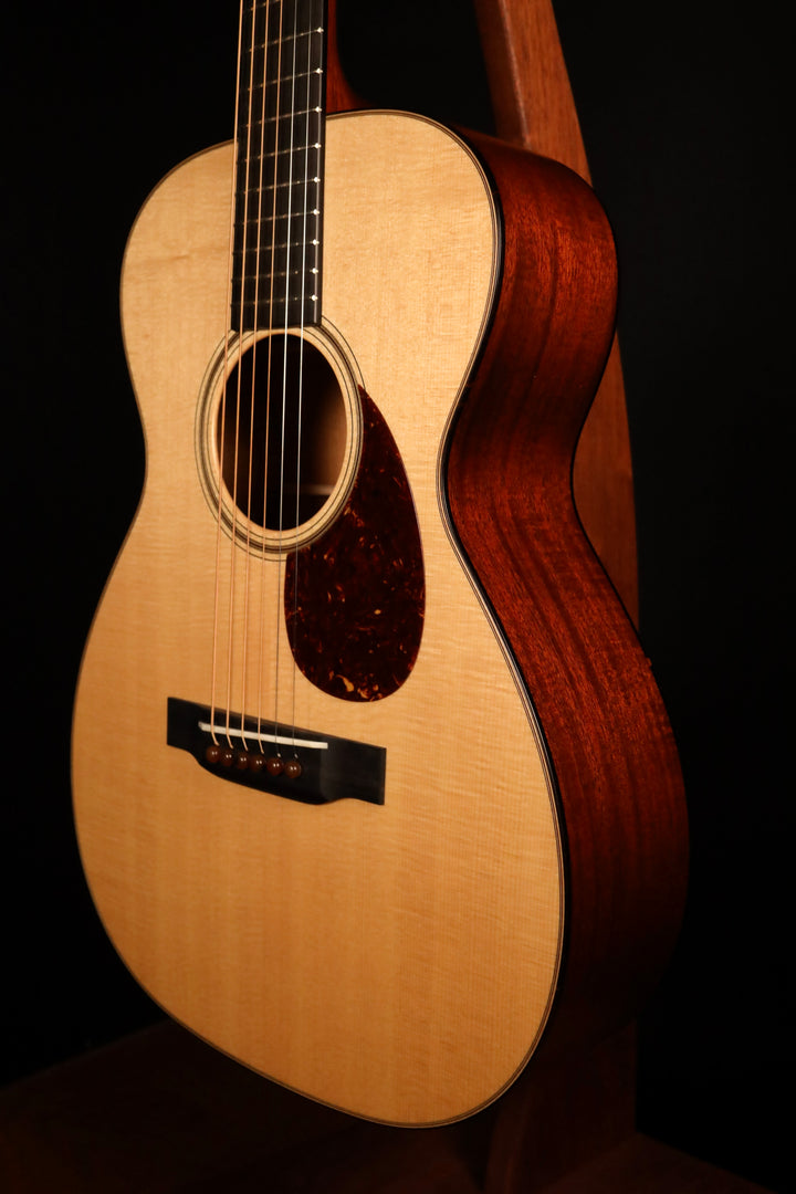 Collings 01 T S - Sitka Spruce/Mahogany (NEW)