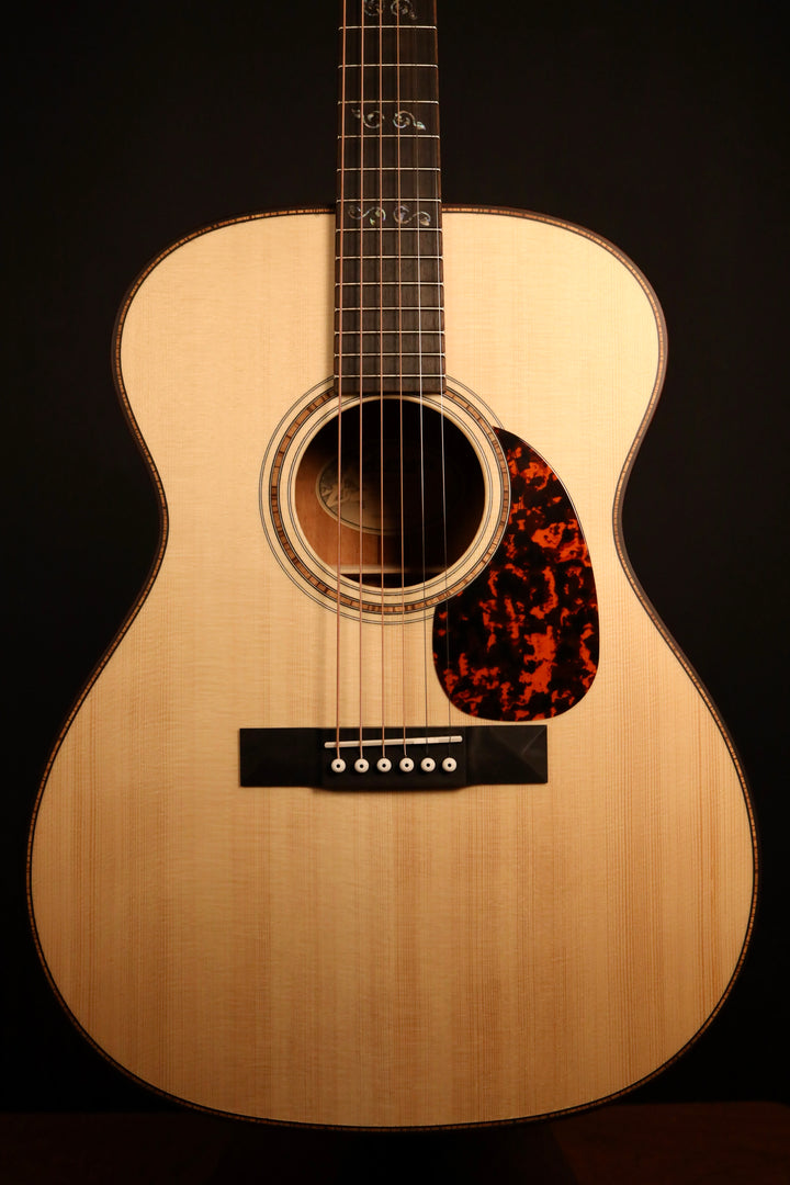 Larrivee OM-24 Mahogany Custom - Adirondack Spruce/Mahogany (NEW)