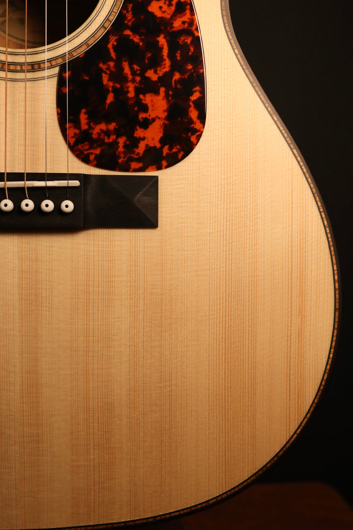 Larrivee OM-24 Mahogany Custom - Adirondack Spruce/Mahogany (NEW)
