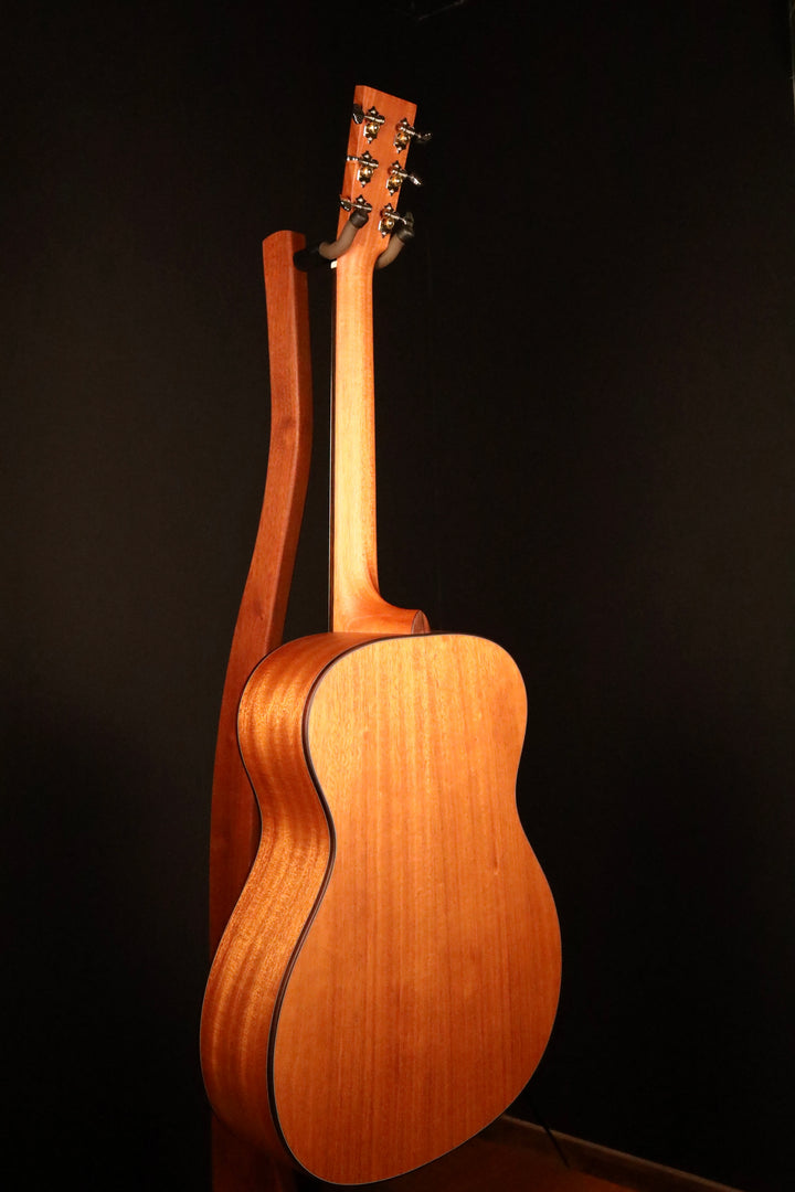 Larrivee OM-24 Mahogany Custom - Adirondack Spruce/Mahogany (NEW)