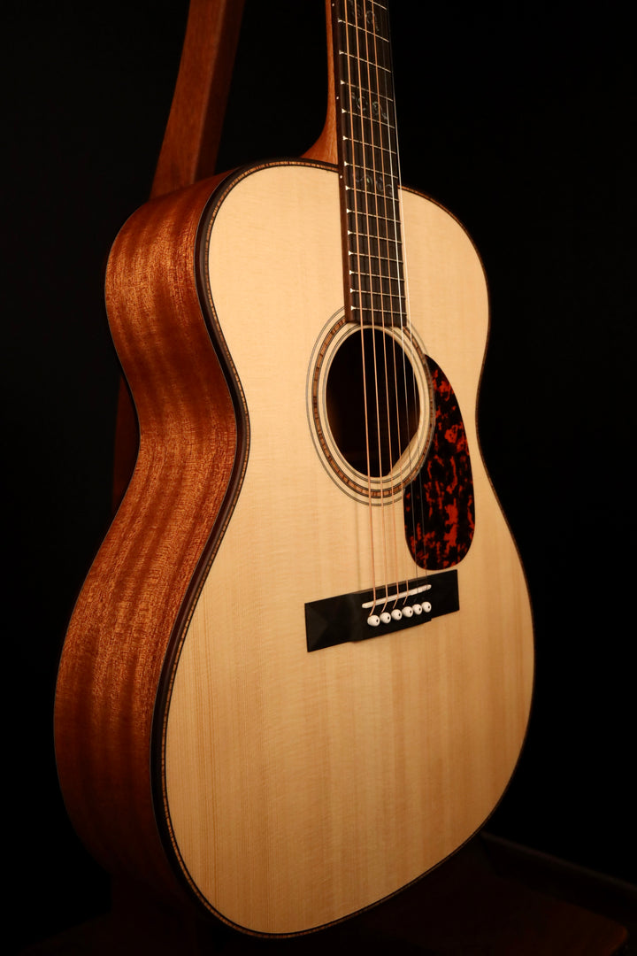 Larrivee OM-24 Mahogany Custom - Adirondack Spruce/Mahogany (NEW)