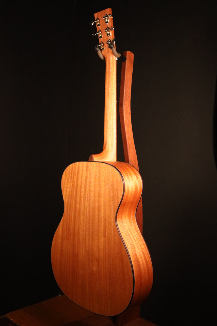 Larrivee OM-24 Mahogany Custom - Adirondack Spruce/Mahogany (NEW)