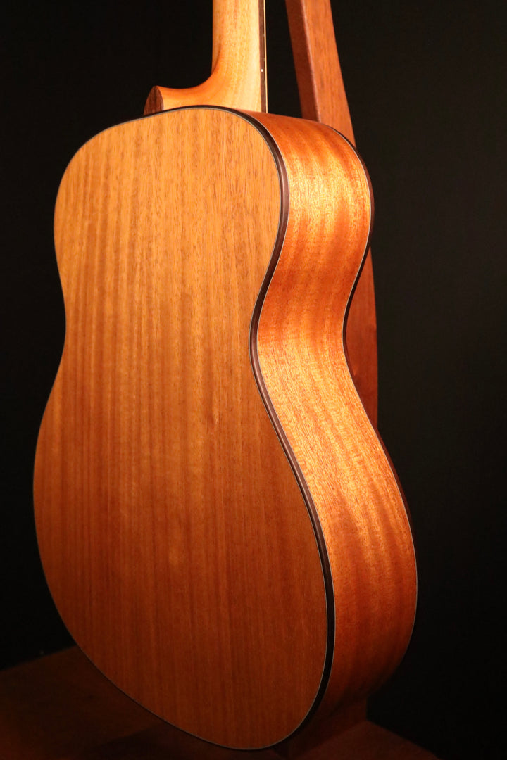 Larrivee OM-24 Mahogany Custom - Adirondack Spruce/Mahogany (NEW)
