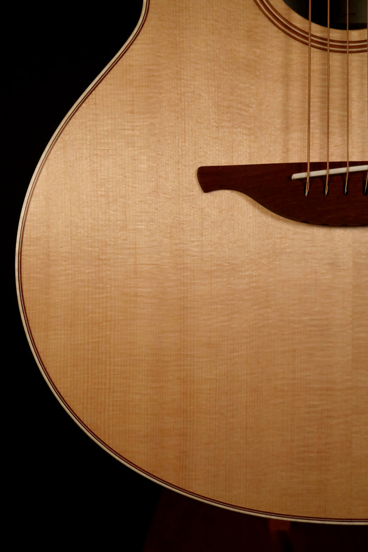 Lowden F-21 - Sitka Spruce/Walnut (NEW)