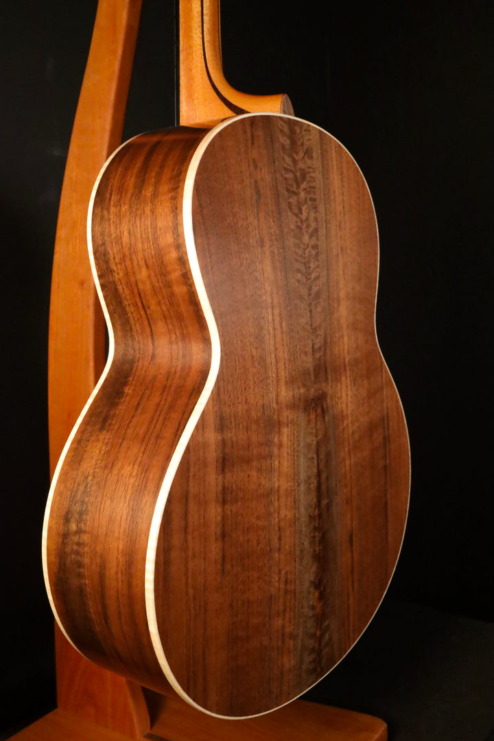 Lowden F-21 - Sitka Spruce/Walnut (NEW)