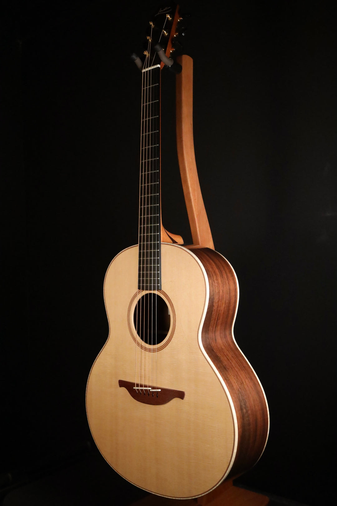 Lowden F-21 - Sitka Spruce/Walnut (NEW)
