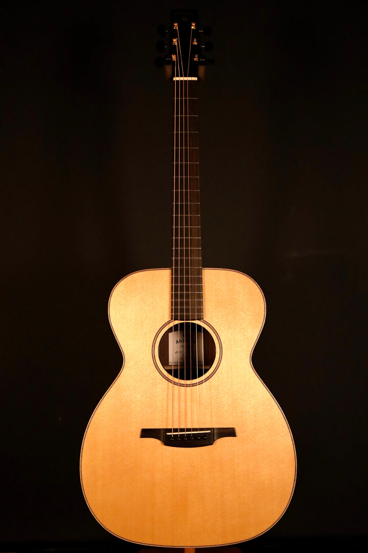 McNally OM32 - Sitka Spruce/East Indian Rosewood (NEW)