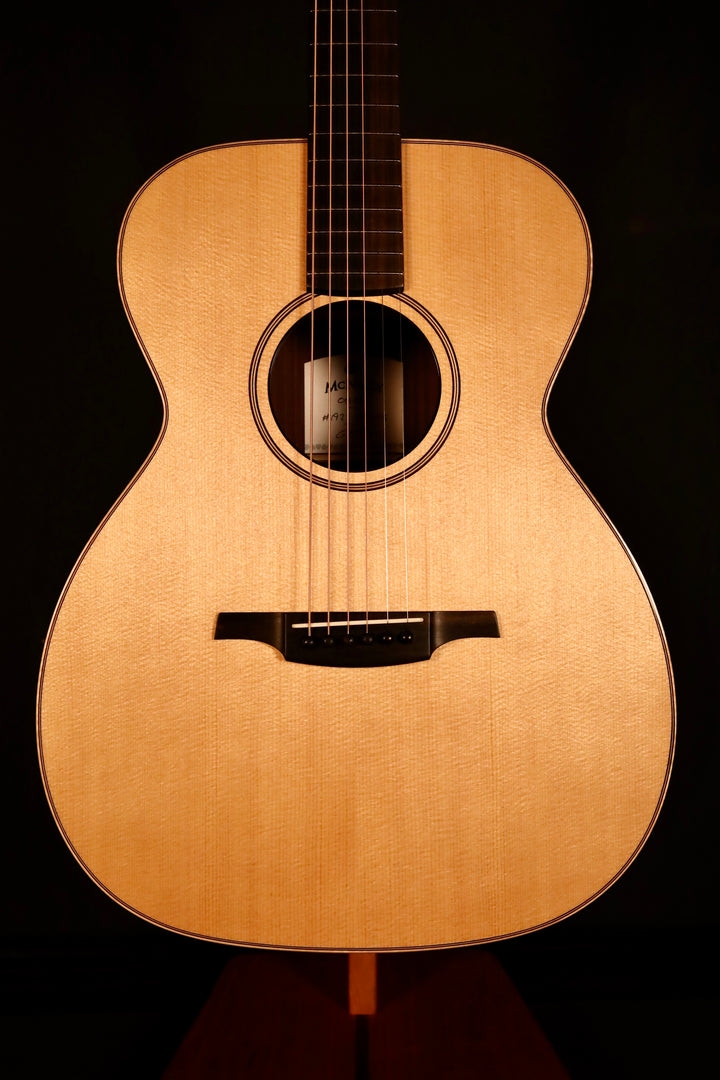 McNally OM32 - Sitka Spruce/East Indian Rosewood (NEW)
