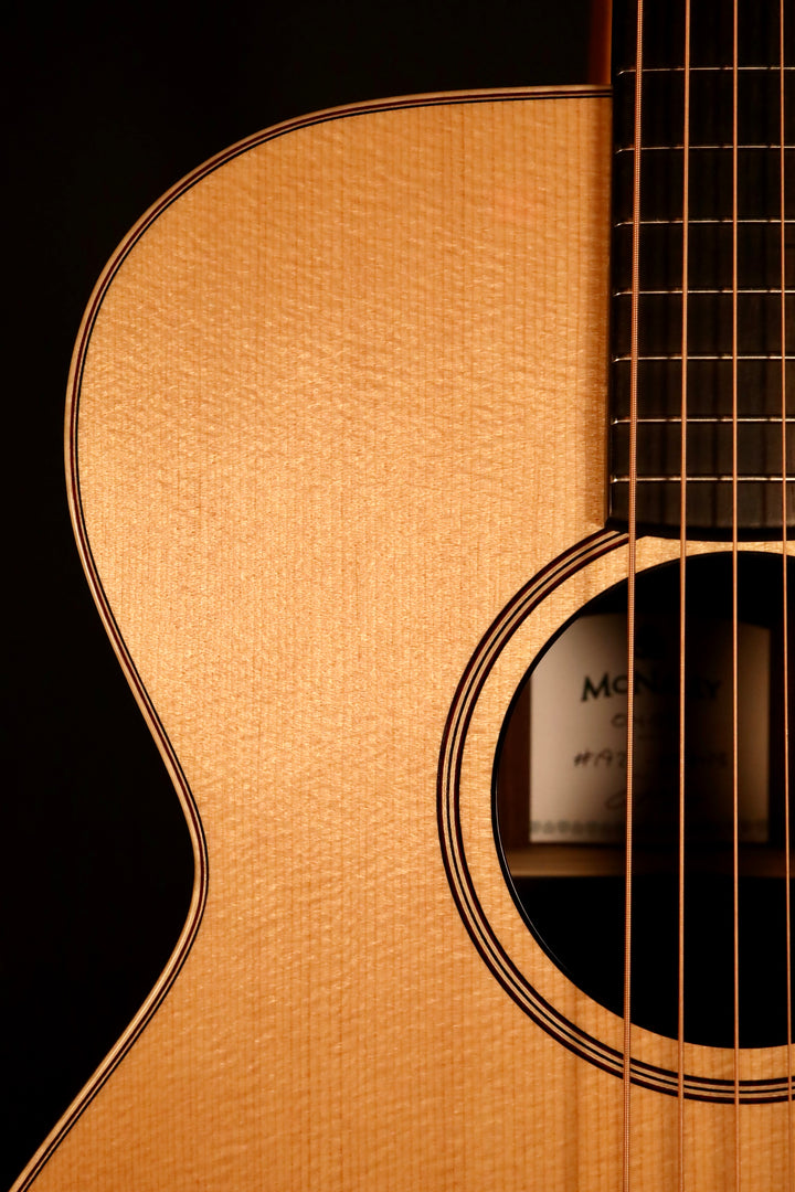 McNally OM32 - Sitka Spruce/East Indian Rosewood (NEW)