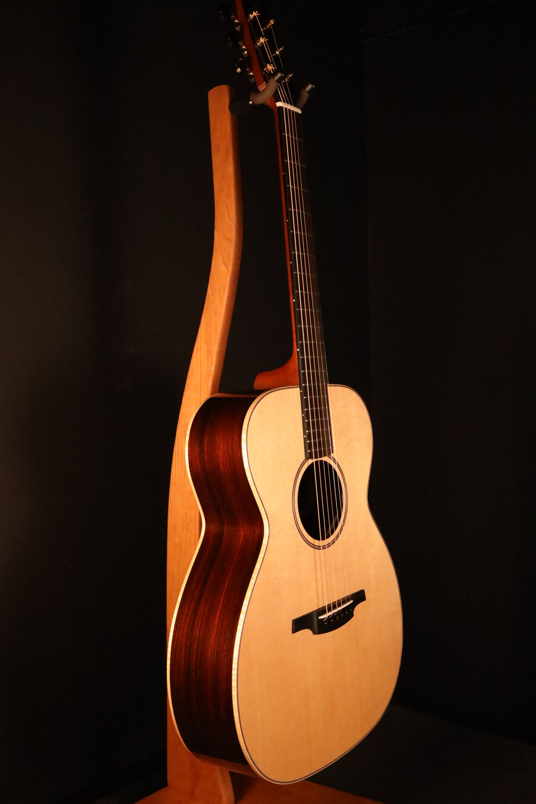 McNally OM32 - Sitka Spruce/East Indian Rosewood (NEW)