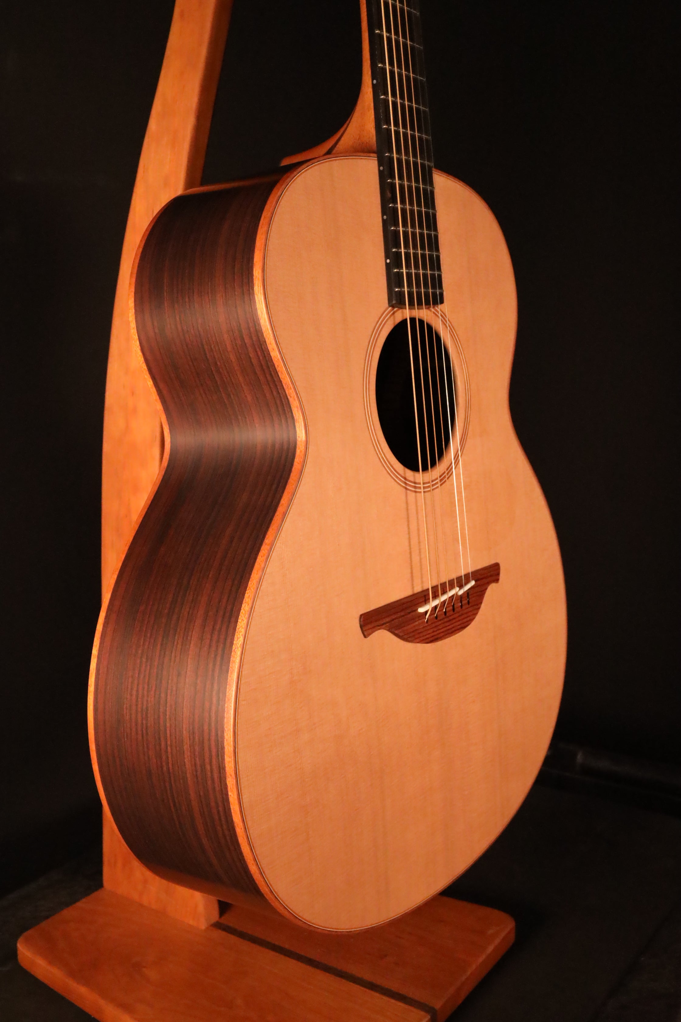 Lowden O-25 - Red Cedar/East Indian Rosewood – Organic Sounds
