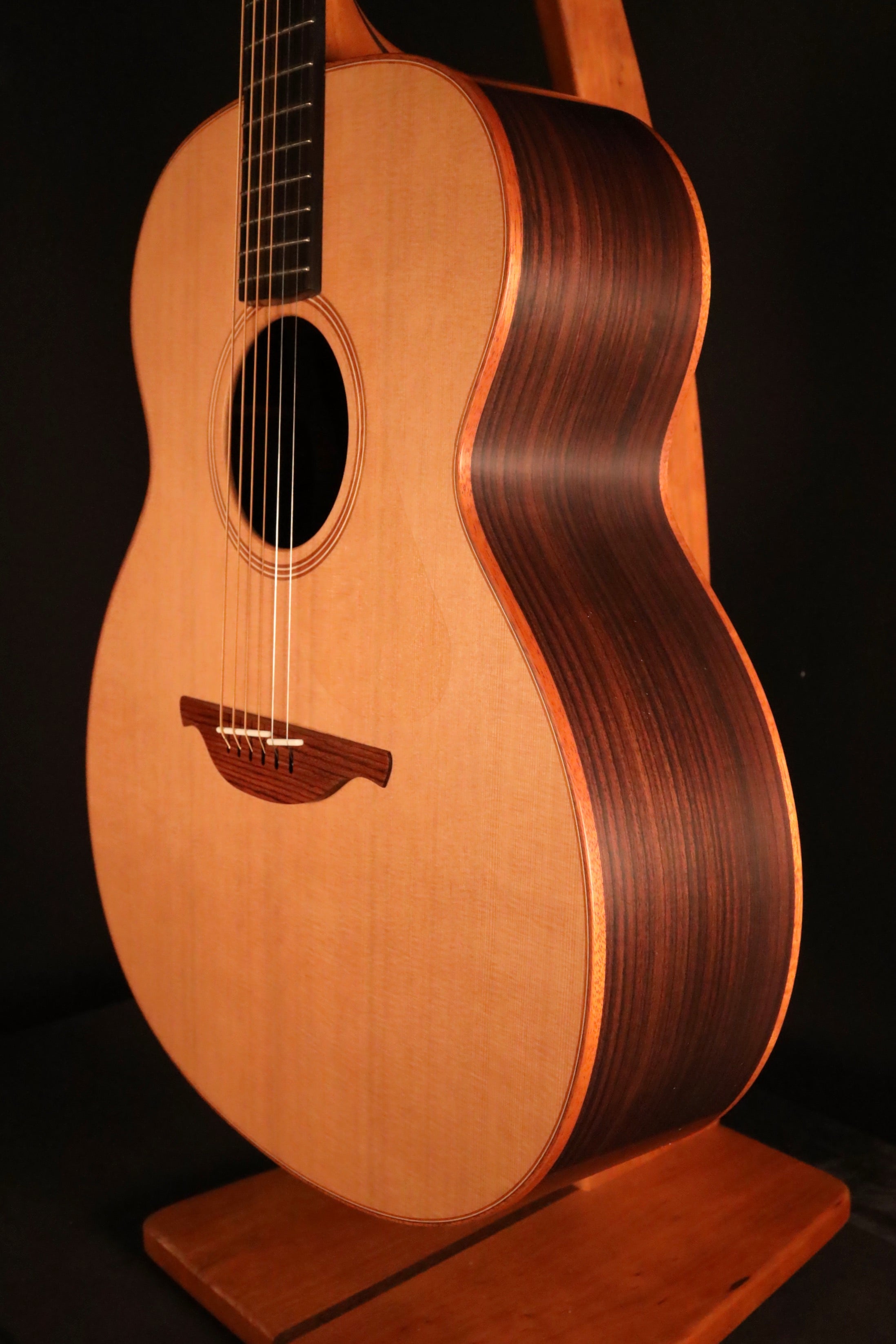 Lowden O-25 - Red Cedar/East Indian Rosewood – Organic Sounds