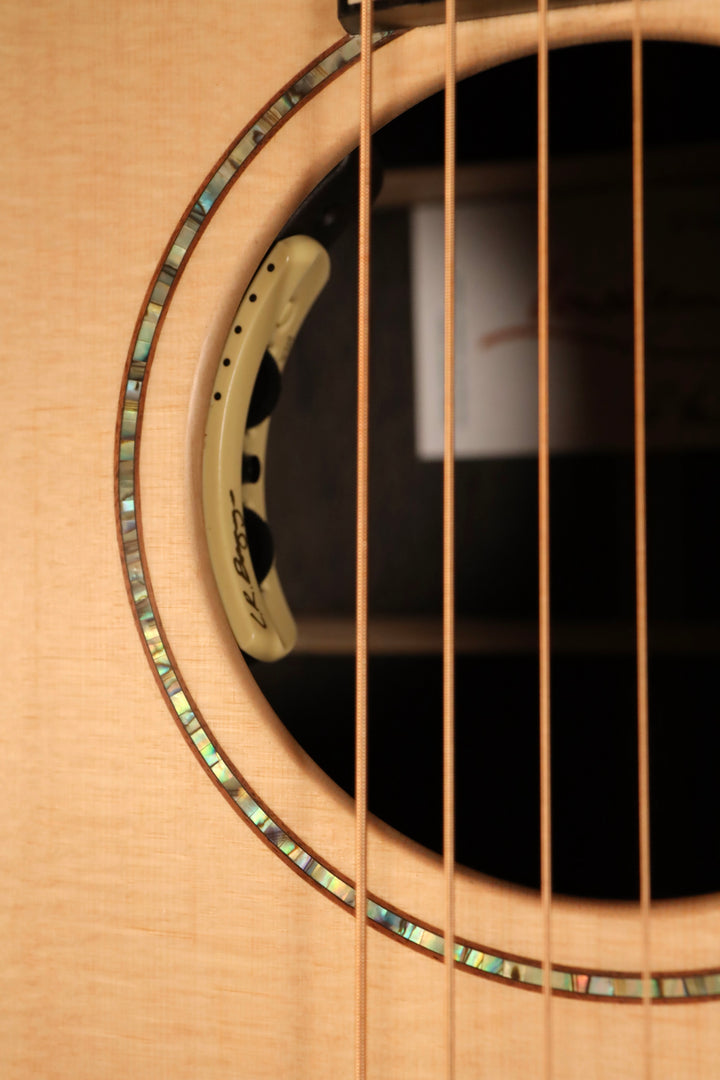 Lowden O-35 - Lutz Spruce/Ancient Bog Oak, LR Baggs Anthem Pickup (NEW)