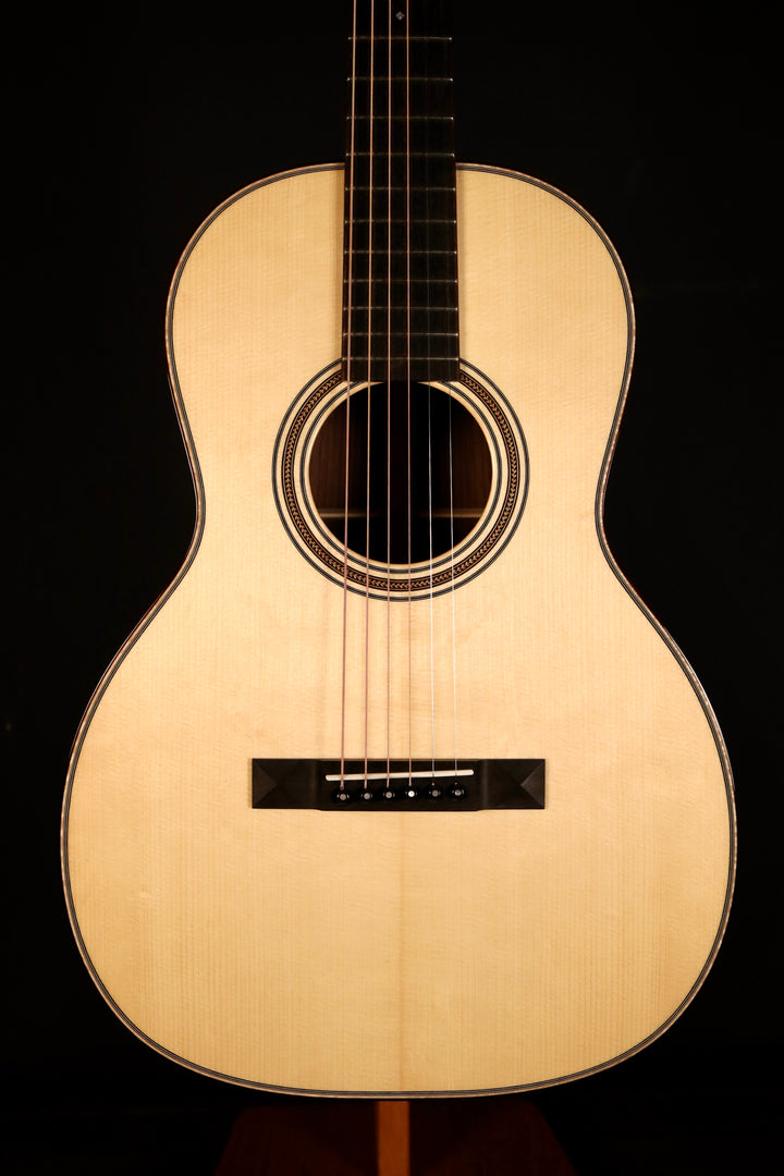 Huss and Dalton 00-SP Engelmann Spruce/East Indian Rosewood (NEW)