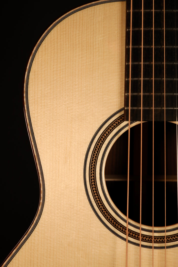 Huss and Dalton 00-SP Engelmann Spruce/East Indian Rosewood (NEW)