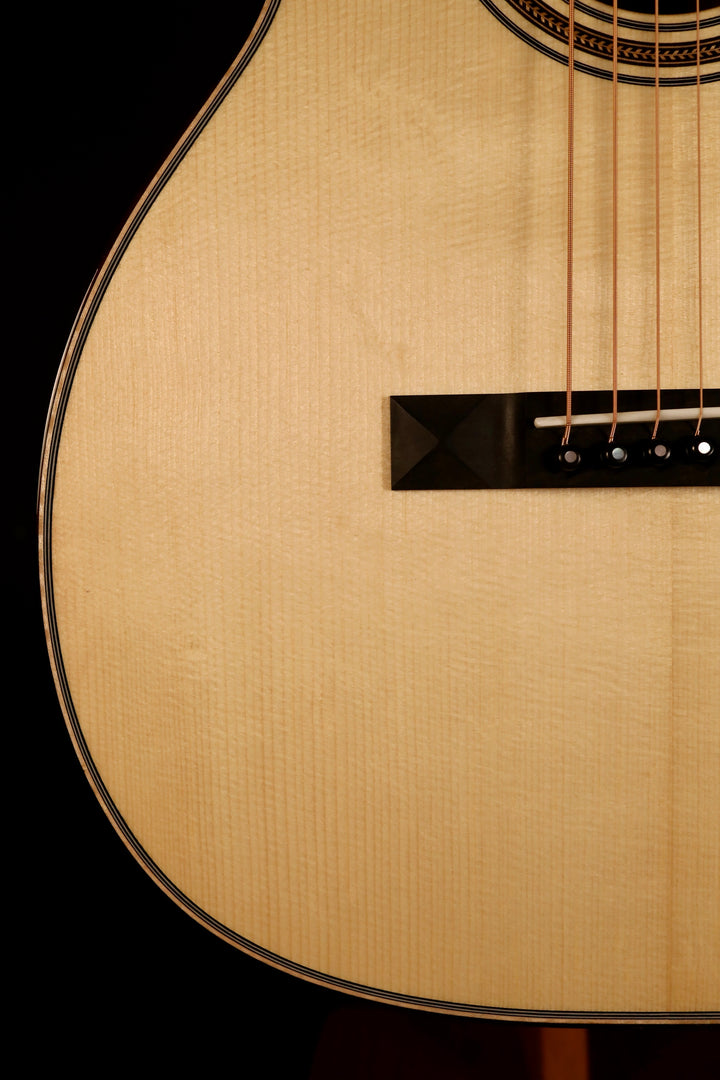 Huss and Dalton 00-SP Engelmann Spruce/East Indian Rosewood (NEW)