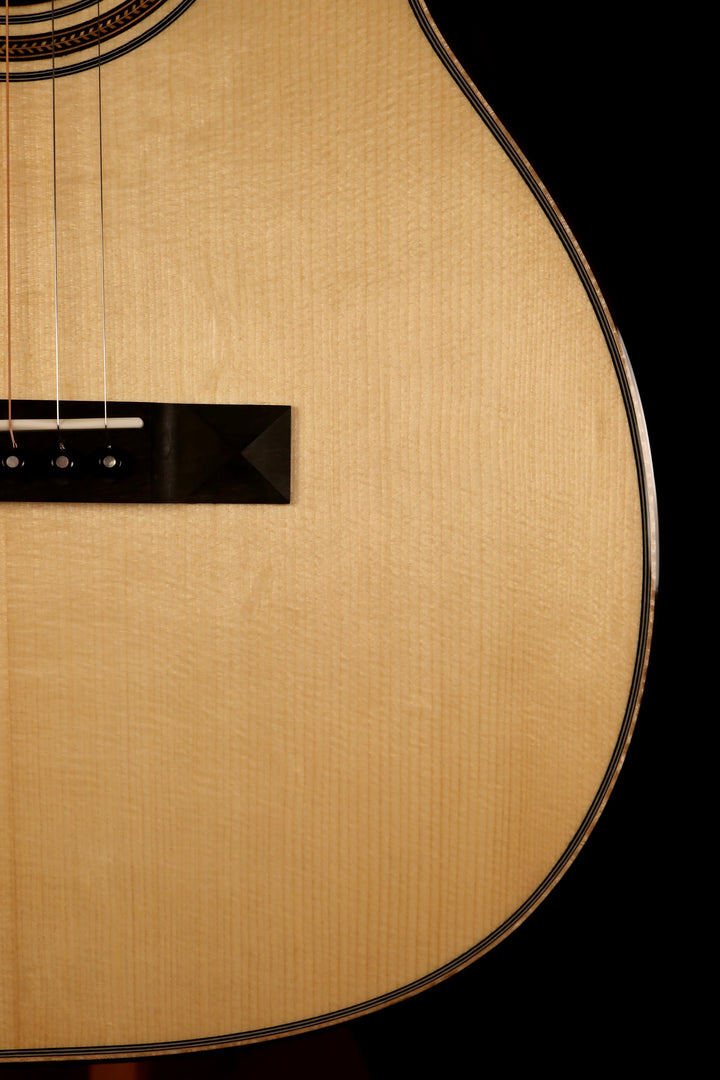 Huss and Dalton 00-SP Engelmann Spruce/East Indian Rosewood (NEW)
