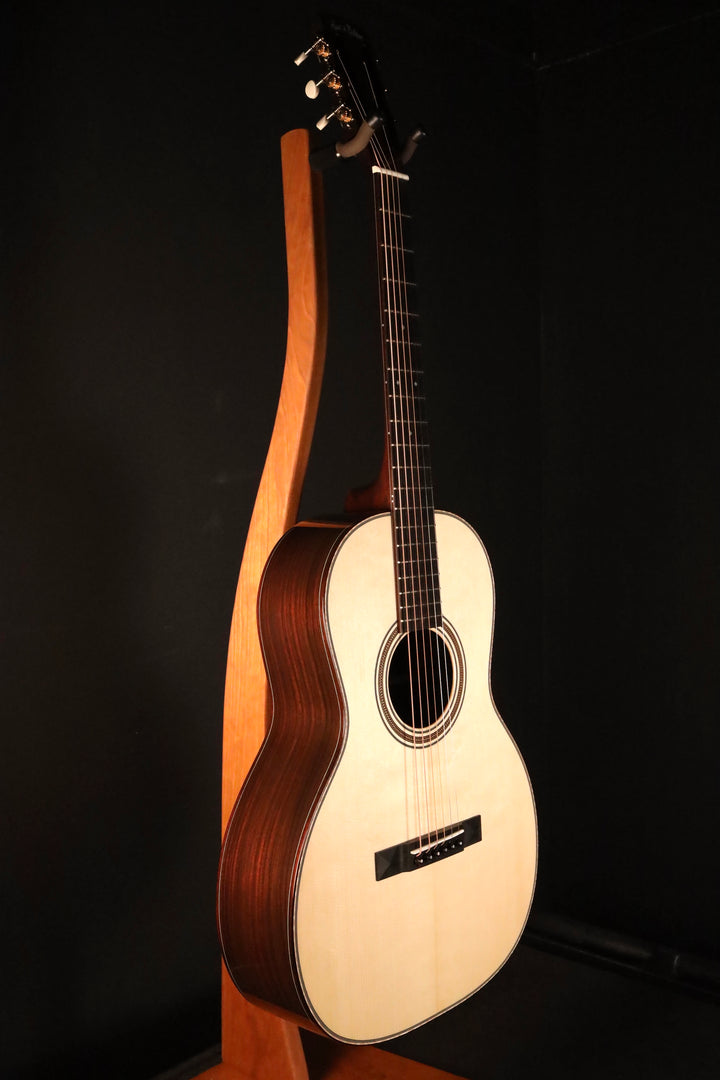 Huss and Dalton 00-SP Engelmann Spruce/East Indian Rosewood (NEW)