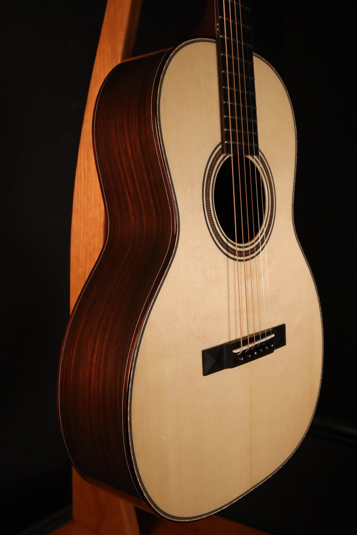 Huss and Dalton 00-SP Engelmann Spruce/East Indian Rosewood (NEW)