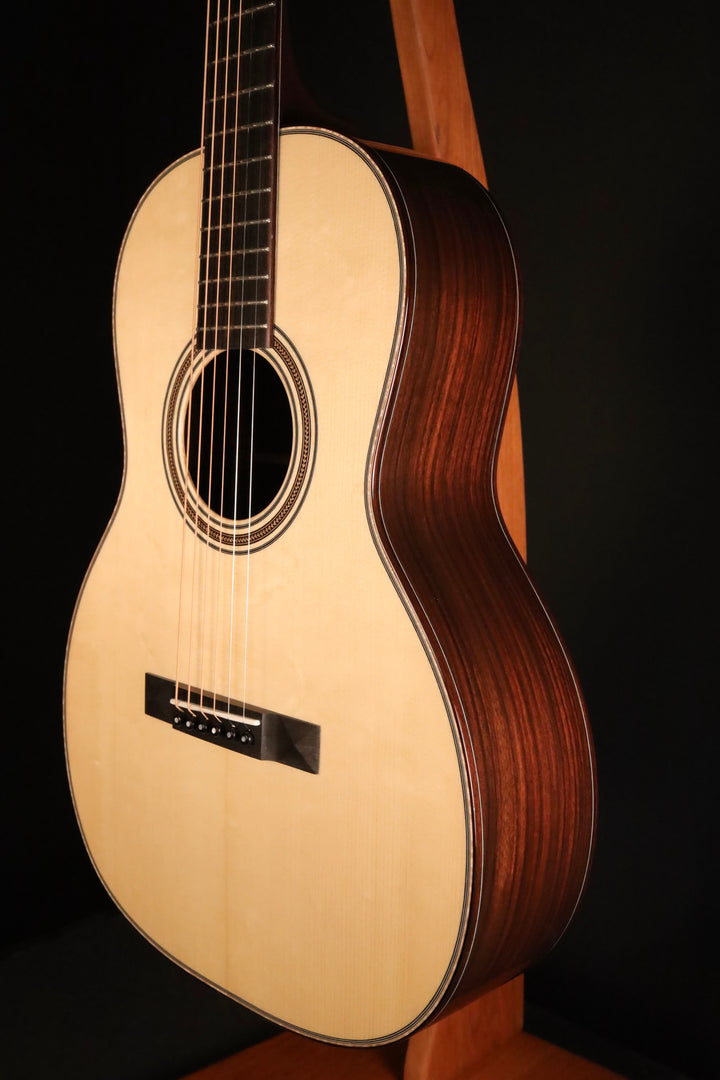 Huss and Dalton 00-SP Engelmann Spruce/East Indian Rosewood (NEW)