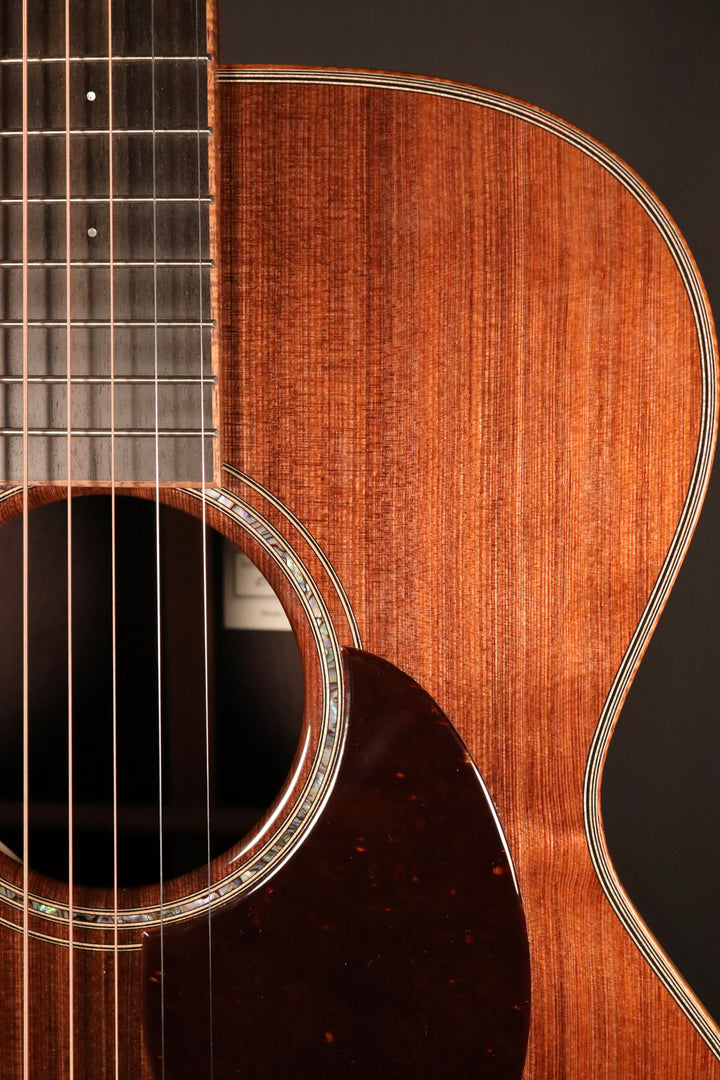 Santa Cruz OM Custom - "San Lorenzo" Sinker Redwood/African Blackwood (NEW)