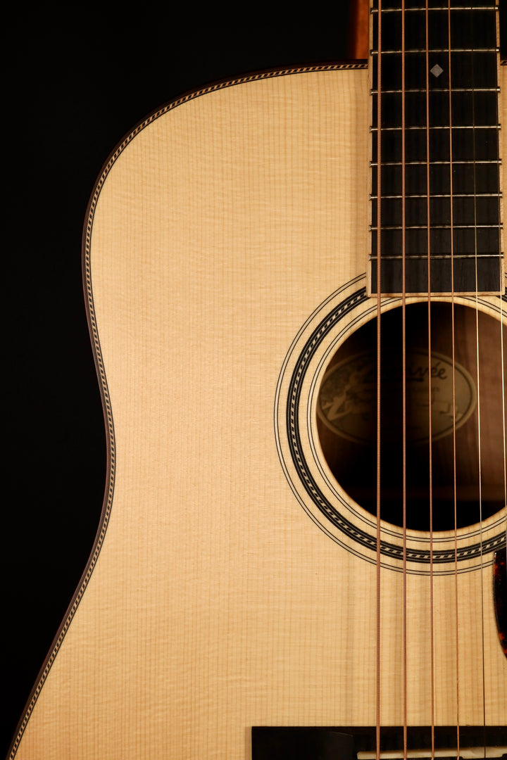 Larrivee D-40 - Moon Spruce/Flamed European Walnut (2017)