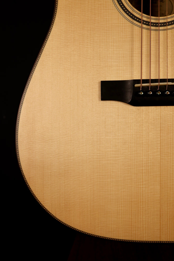 Larrivee D-40 - Moon Spruce/Flamed European Walnut (2017)