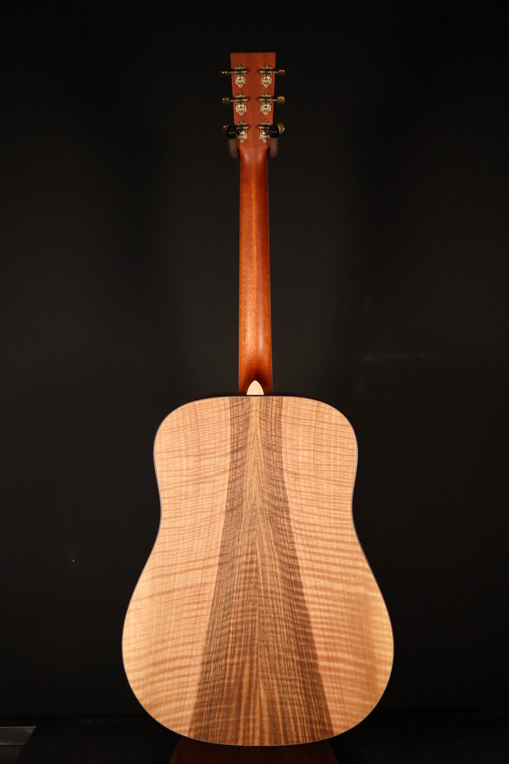 Larrivee D-40 - Moon Spruce/Flamed European Walnut (2017)
