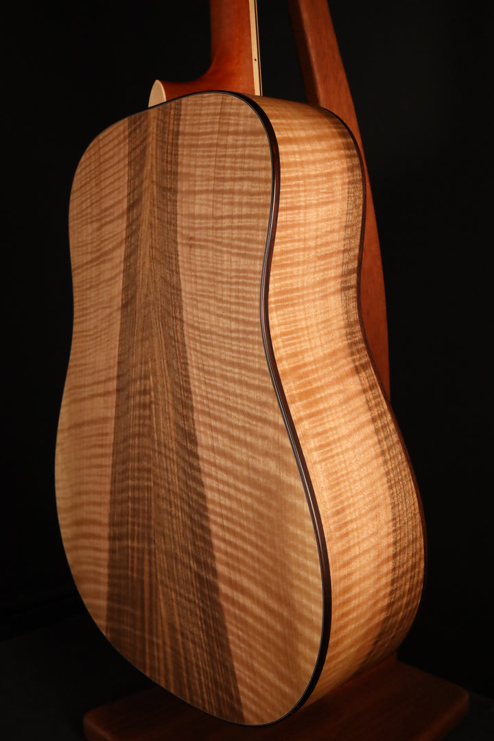 Larrivee D-40 - Moon Spruce/Flamed European Walnut (2017)