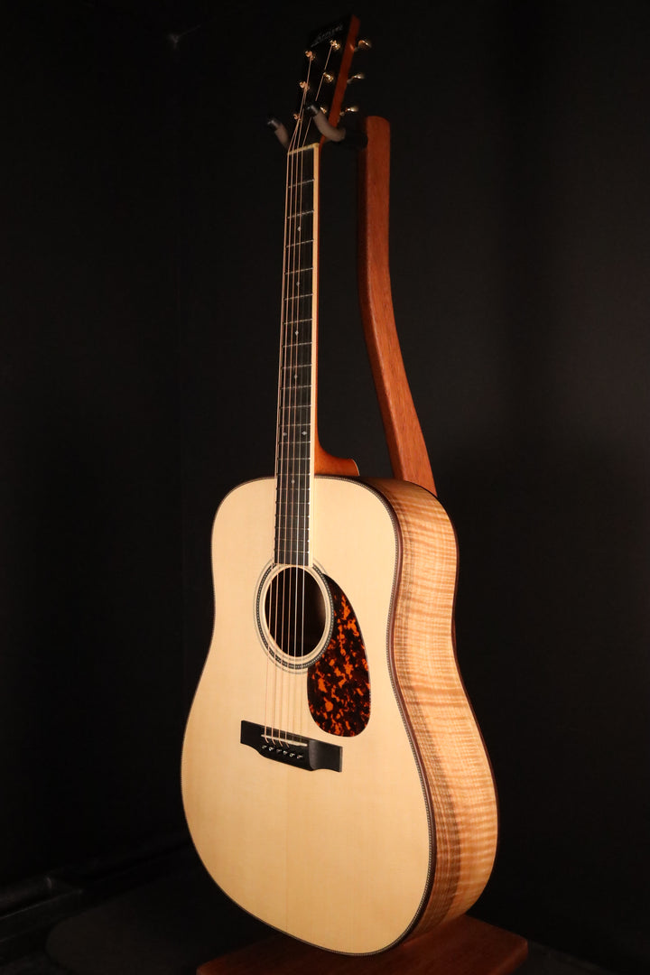 Larrivee D-40 - Moon Spruce/Flamed European Walnut (2017)