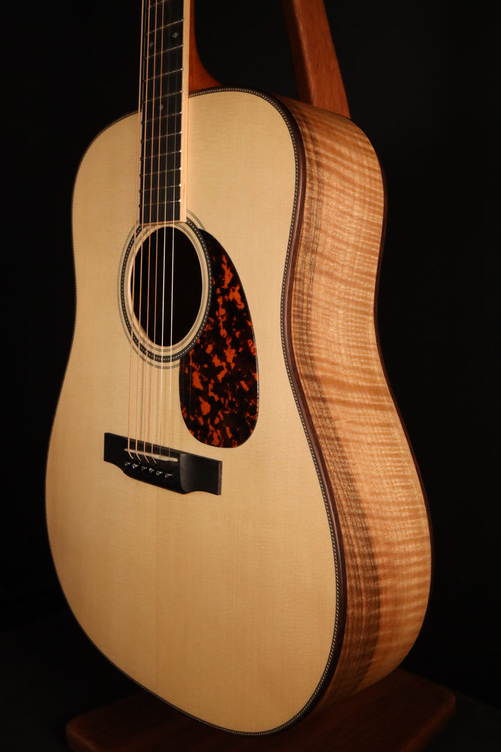 Larrivee D-40 - Moon Spruce/Flamed European Walnut (2017)